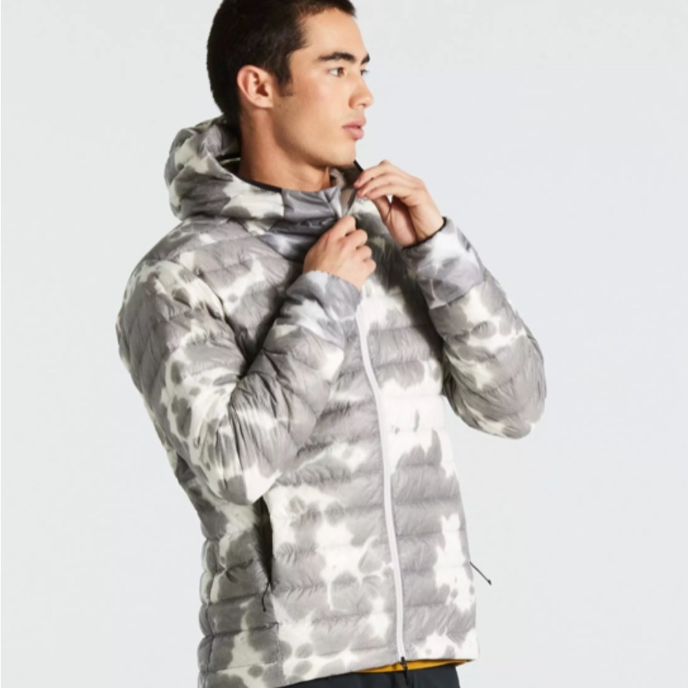 Specialized packable Gray Puffer Hooded Jacket